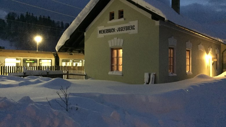 Urlaub am BAHNhof im Winter, © Veronika Nutz Urlaub am BAHNhof im Winter, © Veronika Nutz