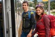 zwei Wanderer steigen in die Himmelstreppe