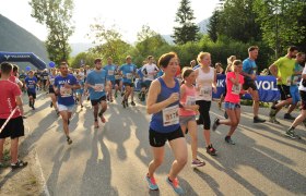 L&auml;ufer und L&auml;uferinnnen am Erlaufsee