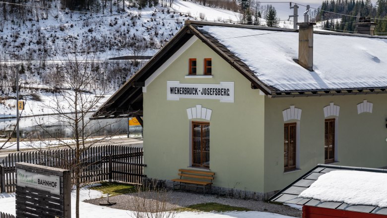 Urlaub am BAHNhof im Winter, © Wolfgang Stecher